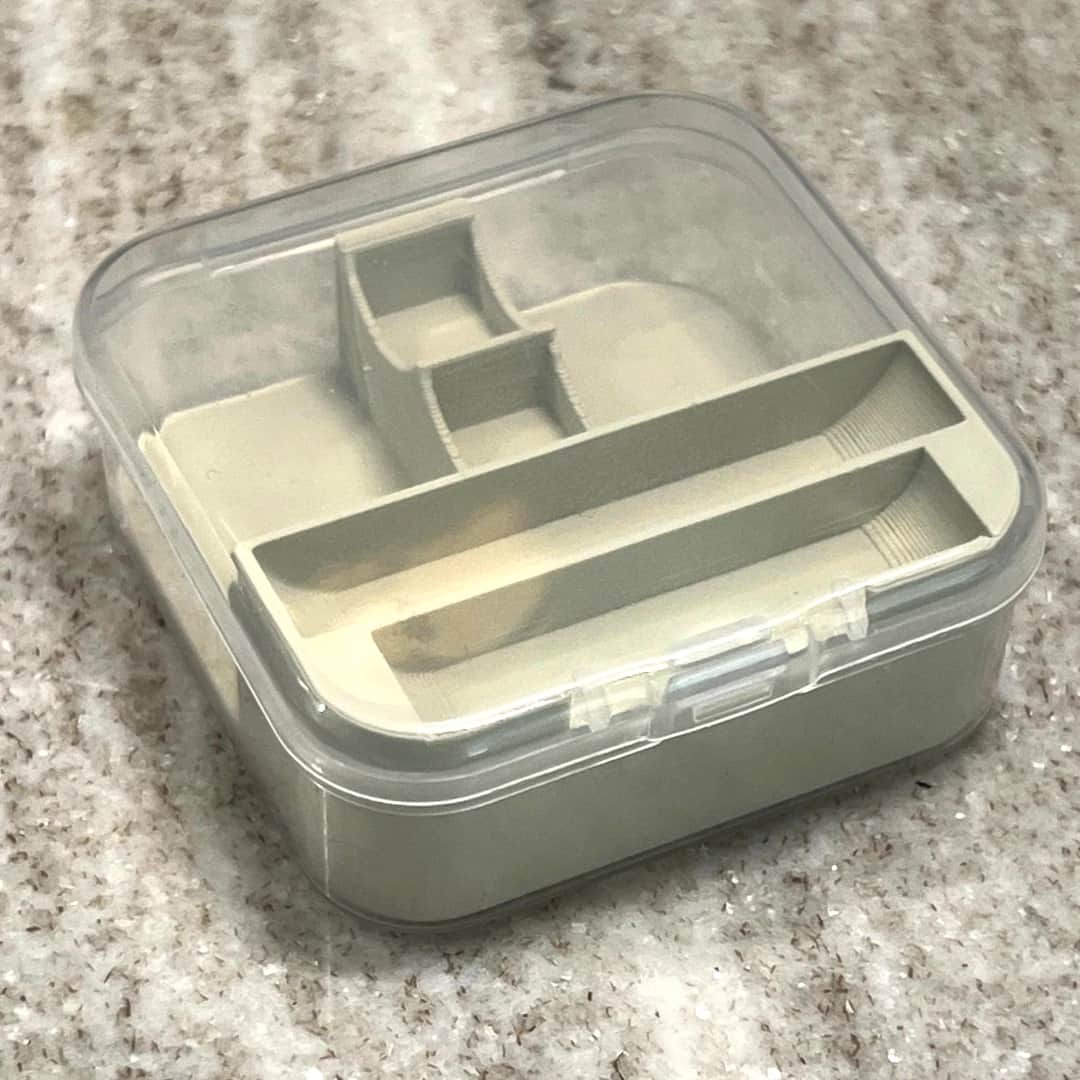 Foto de Caja Organizadora para Ejes y Accesorios de Fingerboard